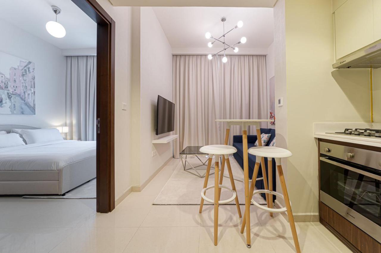 Alluring 1 Bd Apartment In Business Bay With Burj Khalifa View Dubai Exteriör bild